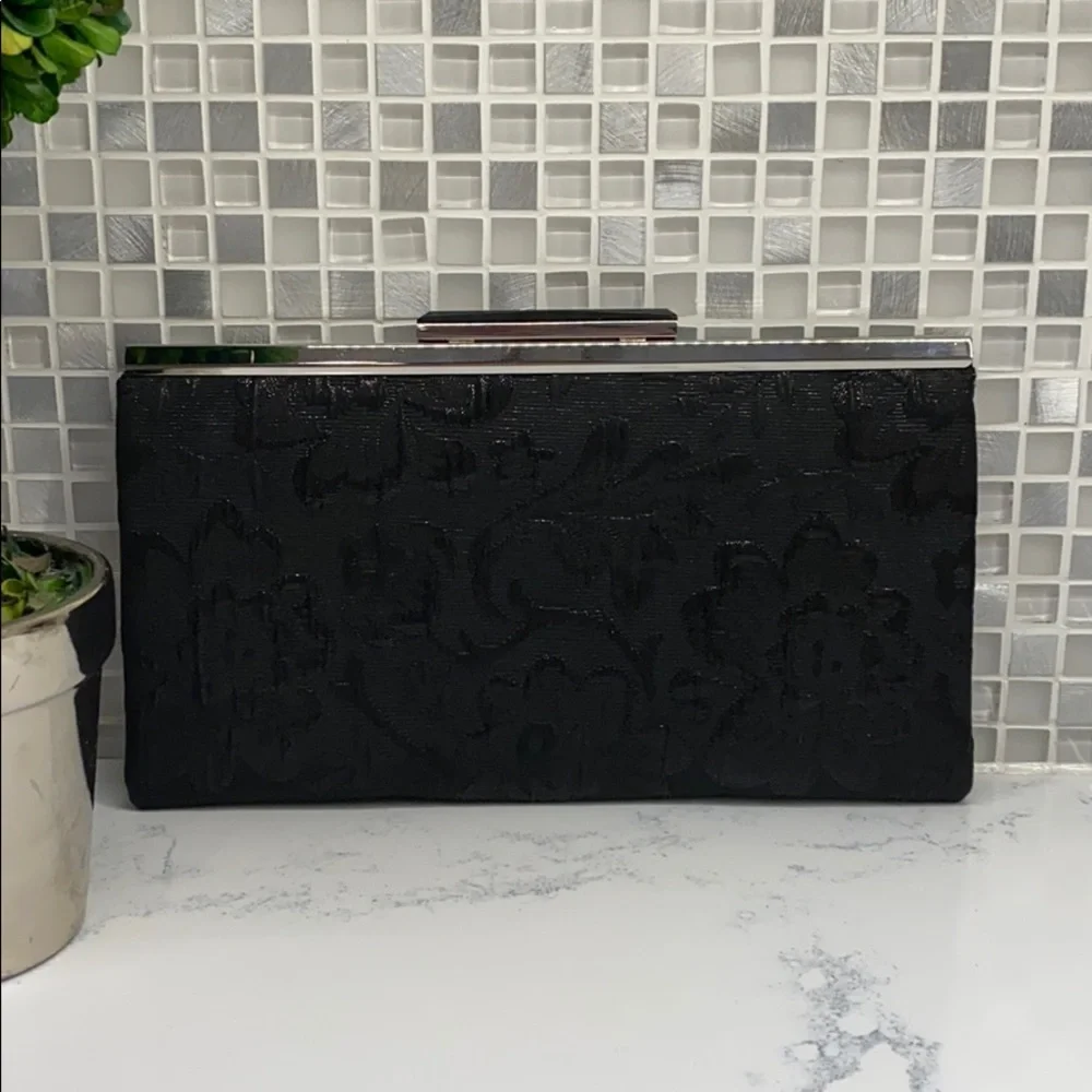 GLINT NWOT EMBELLISHED CLUTCH/SHOULDER BAG